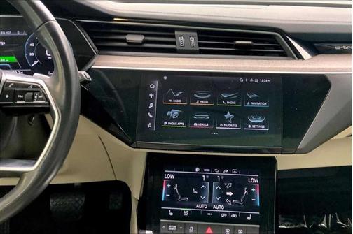 2022 Audi e-tron Premium