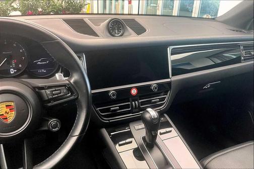 2023 Porsche Macan T