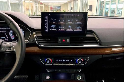 2022 Audi Q5 45 S line Premium Plus