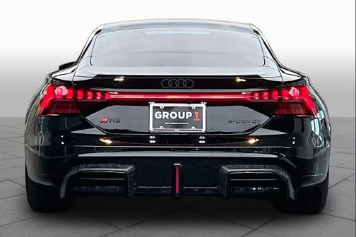 Mythos Black me 2026 Audi RS e-tron GT quattro