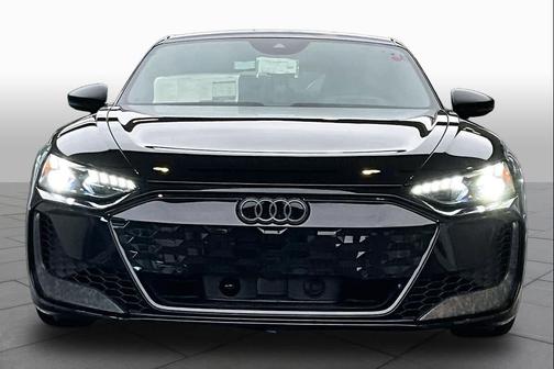 Mythos Black me 2026 Audi RS e-tron GT quattro