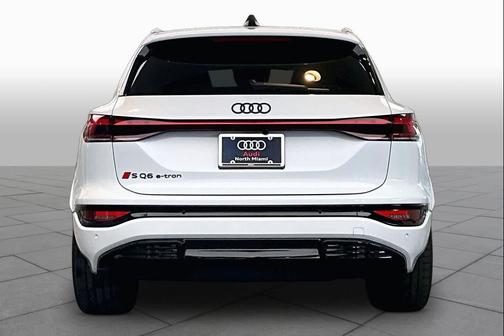 Glacier White m 2027 Audi SQ6 e-tron Premium Plus