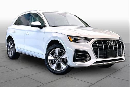 WHITE 2023 Audi Q5 40 Premium Plus