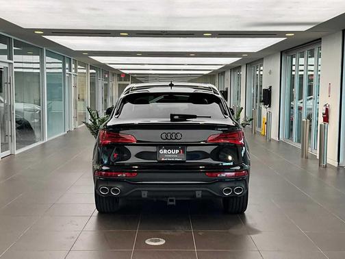 Mythos Black Metallic 2023 Audi SQ5 3.0T Premium Plus