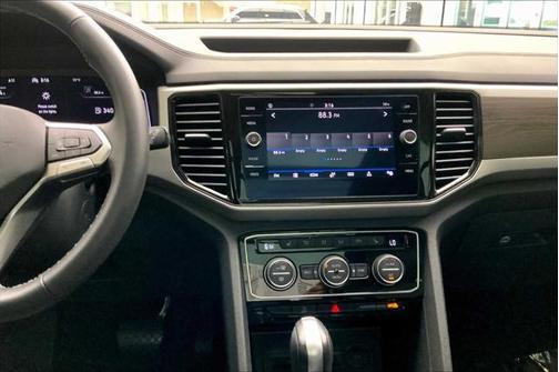 2022 Volkswagen Atlas 2.0T SE w/Technology