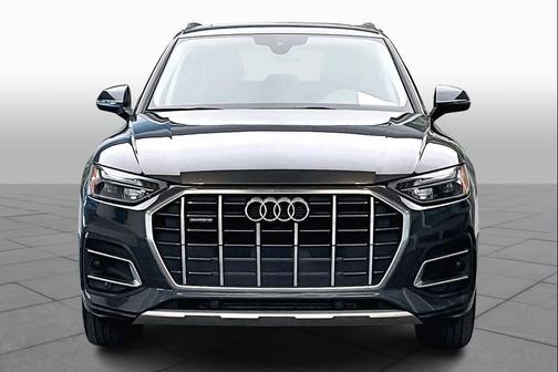 Manhattan Gray Metallic 2023 Audi Q5 40 Premium