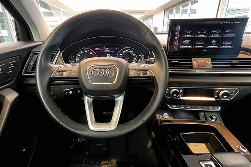 Manhattan Gray Metallic 2023 Audi Q5 40 Premium