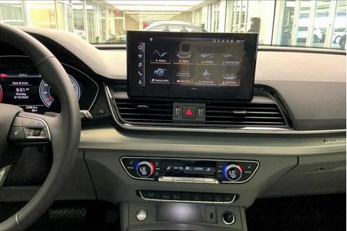 2024 Audi Q5 45 S line Premium