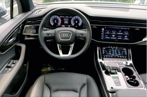 2025 Audi Q7 45 Premium Plus