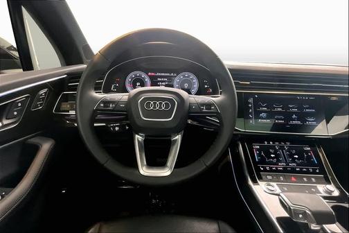 Mythos Black Metallic 2023 Audi Q7 45 Premium Plus