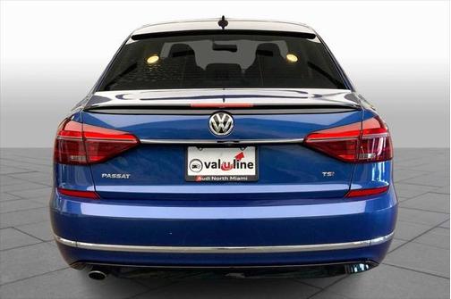 2017 Volkswagen Passat 1.8T R-Line w/Comfort