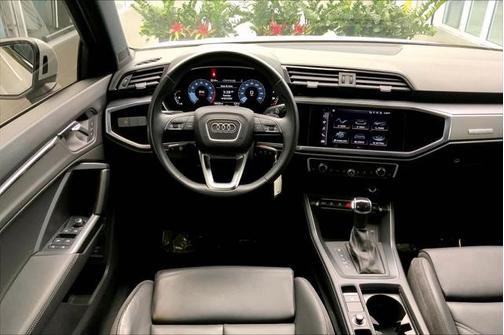 2022 Audi Q3 45 S line Premium