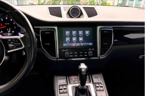 2018 Porsche Macan Base