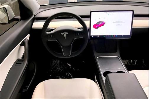 2022 Tesla Model Y Long Range Dual Motor All-Wheel Drive