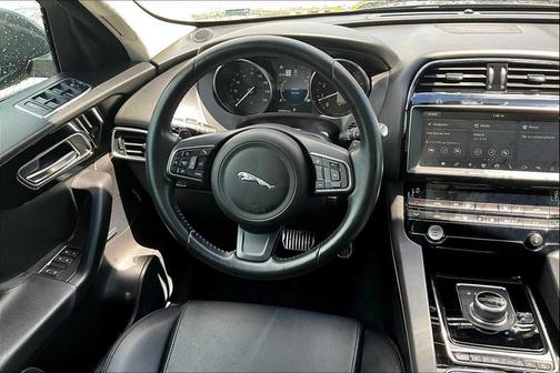 2019 Jaguar F-PACE 25t Premium