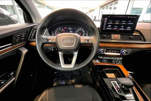 2023 Audi Q5 45 S line Premium