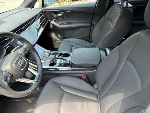 2025 Audi Q7 45 Premium Plus