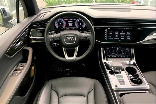 2025 Audi Q7 45 Premium Plus