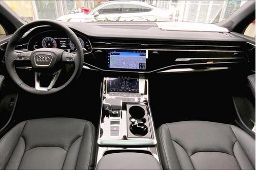 2025 Audi Q7 55 Premium Plus