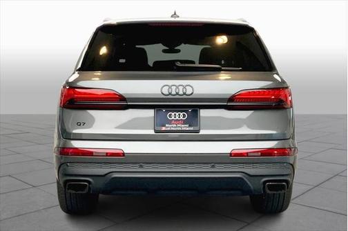 2025 Audi Q7 55 Premium Plus