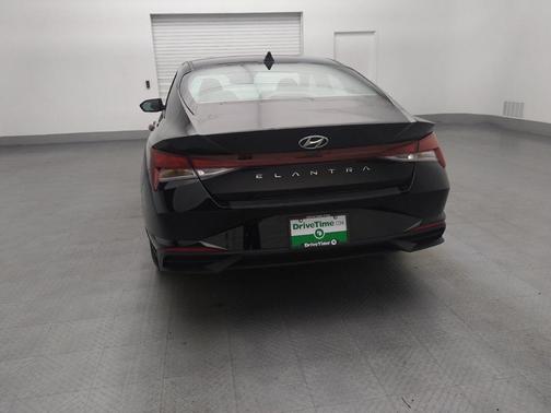 2023 Hyundai ELANTRA SE