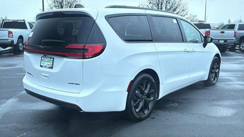 Bright White Clearcoat 2026 Chrysler Pacifica Limited