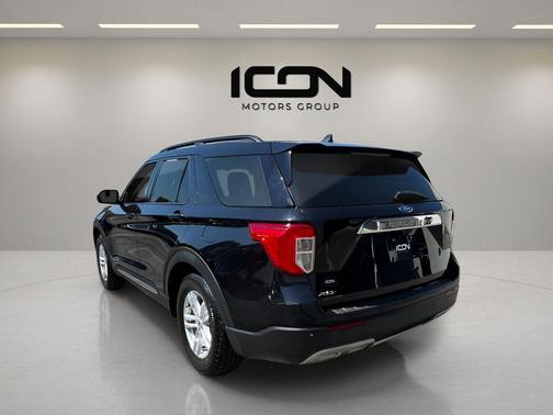 Agate Black Metallic 2022 Ford Explorer XLT