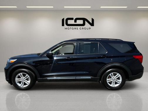 Agate Black Metallic 2022 Ford Explorer XLT