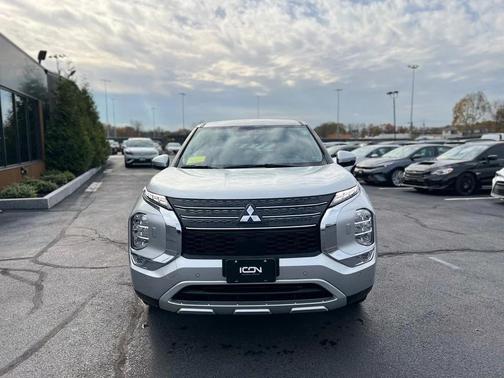 2024 Mitsubishi Outlander SE Black Edition w/Pano Roof S-AWC