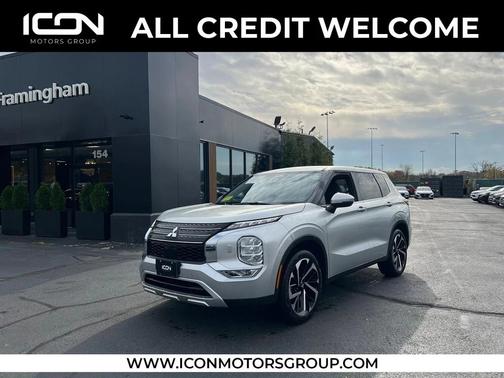 2024 Mitsubishi Outlander SE Black Edition w/Pano Roof S-AWC