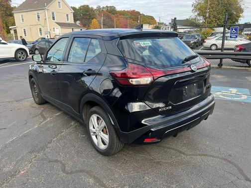 2021 Nissan Kicks S