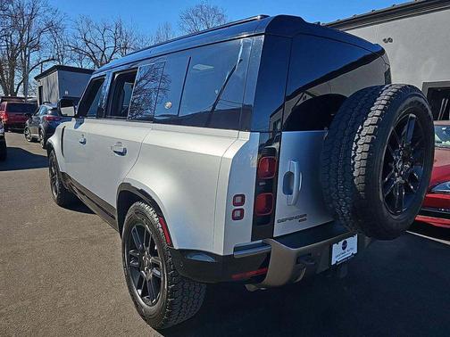 Fuji White 2023 Land Rover Defender 110 X-Dynamic SE