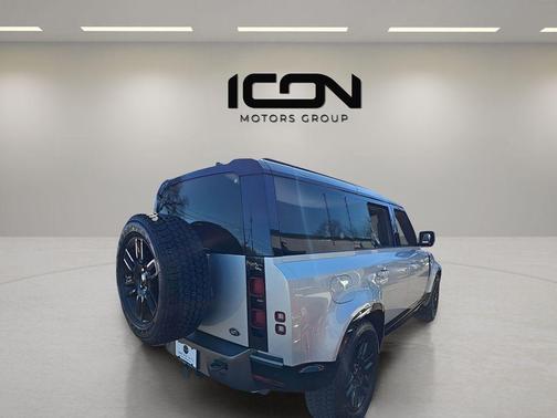 Fuji White 2023 Land Rover Defender 110 X-Dynamic SE