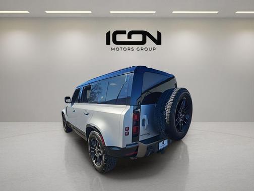 Fuji White 2023 Land Rover Defender 110 X-Dynamic SE