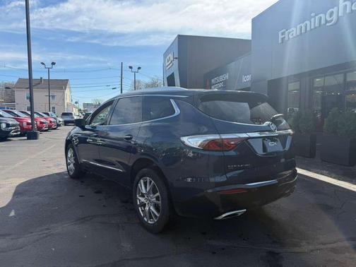 2023 Buick Enclave Essence AWD