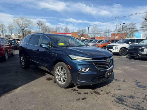 2023 Buick Enclave Essence AWD