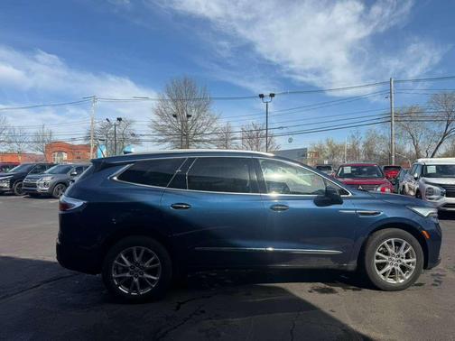 2023 Buick Enclave Essence AWD