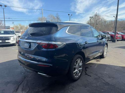 2023 Buick Enclave Essence AWD
