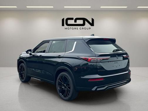 Black Diamond 2026 Mitsubishi Outlander LE S-AWC