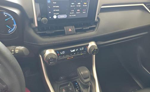 Ice Cap 2025 Toyota RAV4 Hybrid XLE