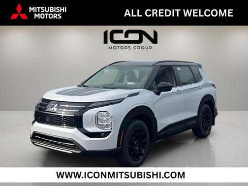 White Diamond/Black Roof 2026 Mitsubishi Outlander Trail Edition S-AWC