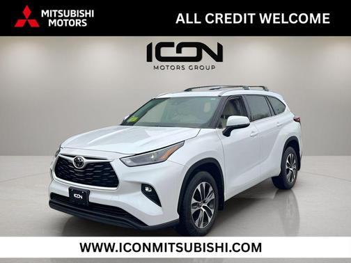 Wind Chill Pearl 2022 Toyota Highlander XLE
