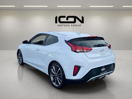 2019 Hyundai Veloster 2