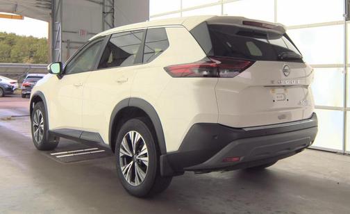 Pearl White Tricoat 2023 Nissan Rogue SV