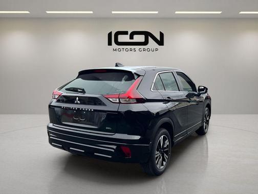 Labrador Black Pearl 2026 Mitsubishi Eclipse Cross SEL