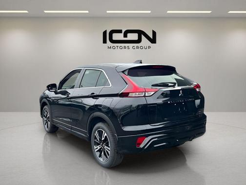 Labrador Black Pearl 2026 Mitsubishi Eclipse Cross SEL