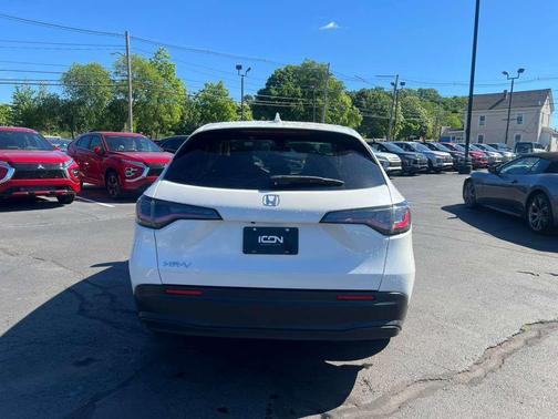 Platinum White Pearl 2025 Honda HR-V LX