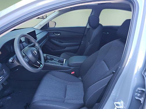 Urban Gray Pearl 2025 Honda Accord SE