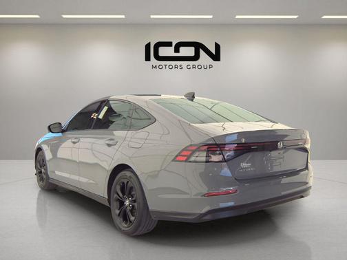 Urban Gray Pearl 2025 Honda Accord SE