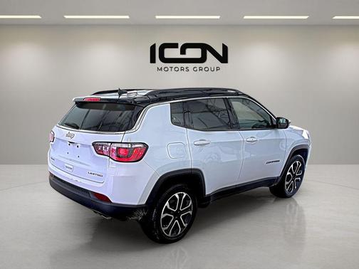 Bright White Clearcoat 2022 Jeep Compass Limited